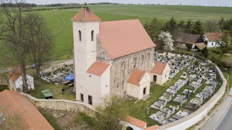 image:Image 86/source/orig/85286_70028_0_66zehnani-oltare-sp_cropped.jpeg