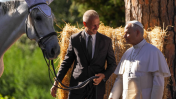 image:Image 87/source/orig/86036_leo-with-farm-worker-and-horse.png