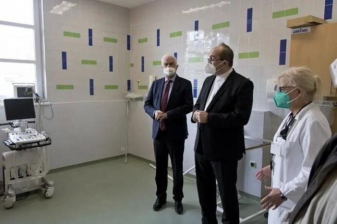 image:Image 9/source/orig/8003_4374_0_image.jpg