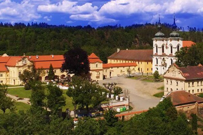 9/source/orig/8156_4610_0_tile-monastery.jpeg image:Image 9/source/orig/8156_4610_0_tile-monastery.jpeg