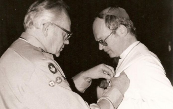 image:Image 9/source/orig/8248_4657_0_slibskauticinovnik1990.jpg