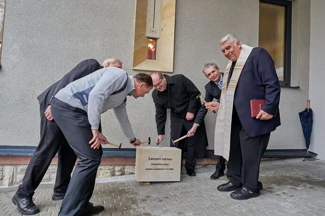 image:Image 9/source/orig/8270_4681_0_image.jpg