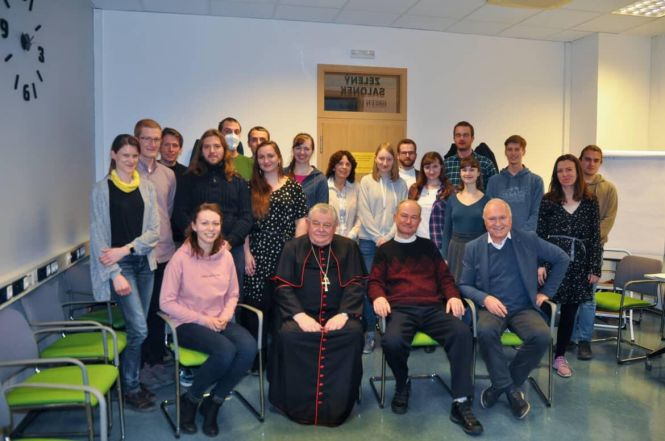 9/source/orig/8484_4945_0_czu7.jpg image:Image 9/source/orig/8484_4945_0_czu7.jpg