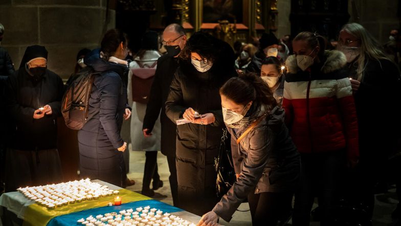 image:Image 9/source/orig/8607_modlitby-za-mir_1.jpg