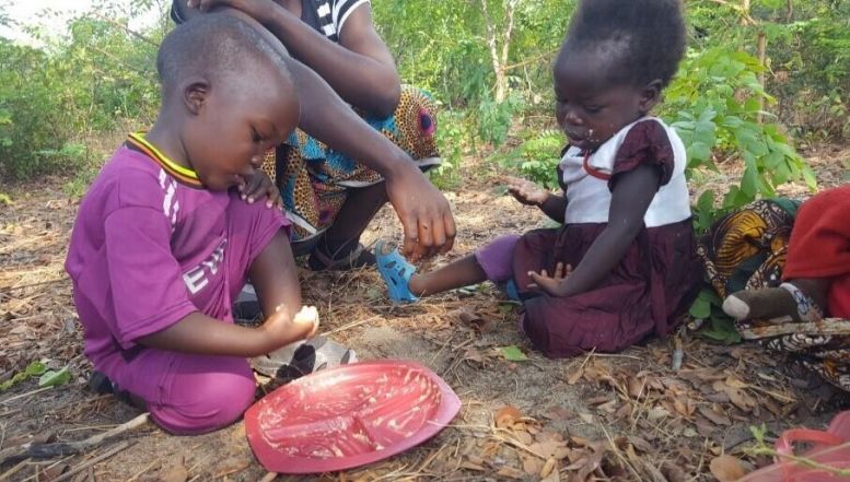 image:Image 9/source/orig/8636_5037_0_220301-charita-zambie.jpg