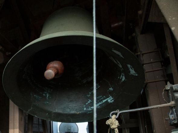 image:Image 9/source/orig/8777_5250_0_210315-zvony-za-obeti-pandemie.jpeg