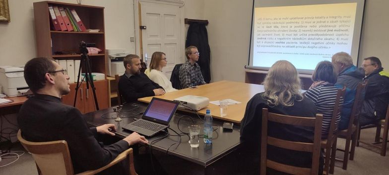 image:Image 9/source/orig/8900_5349_0_211108-kurz-teologie-cmka.jpg