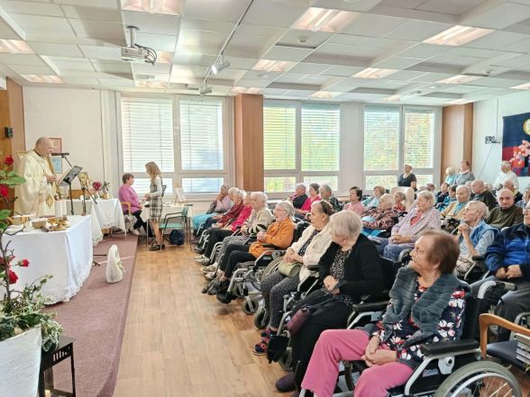 image:Image 94/source/orig/93419_76611_0_261012-seniori-hranice-1.jpg